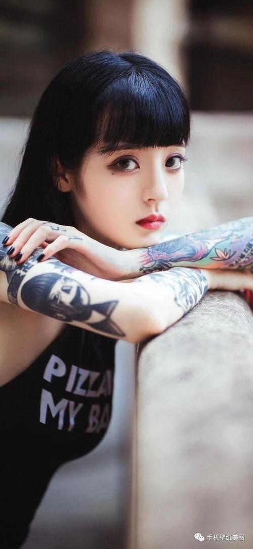 吃瓜爆料抖音网红纹身女,揭秘纹身背后的故事与争议  第1张